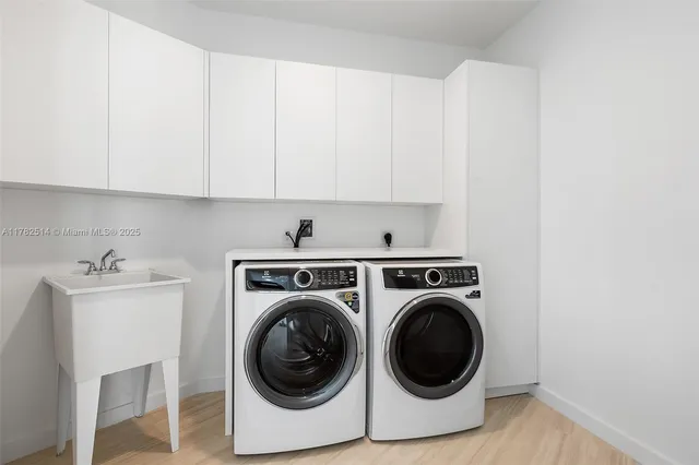 $6,990,000 | 851 Northeast 1st Avenue, Unit PH5500, Miami, FL 33132