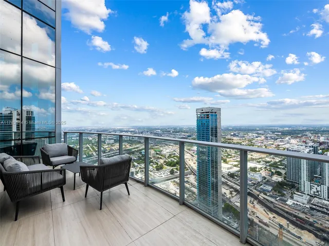 $6,990,000 | 851 Northeast 1st Avenue, Unit PH5500, Miami, FL 33132