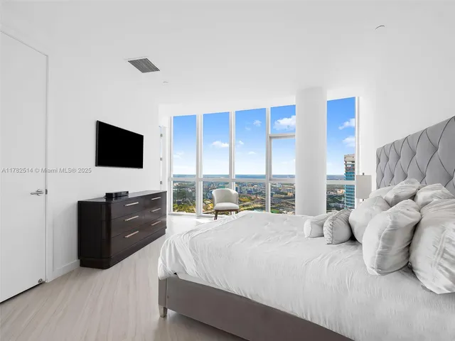 $6,990,000 | 851 Northeast 1st Avenue, Unit PH5500, Miami, FL 33132