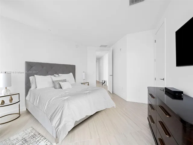 $6,990,000 | 851 Northeast 1st Avenue, Unit PH5500, Miami, FL 33132