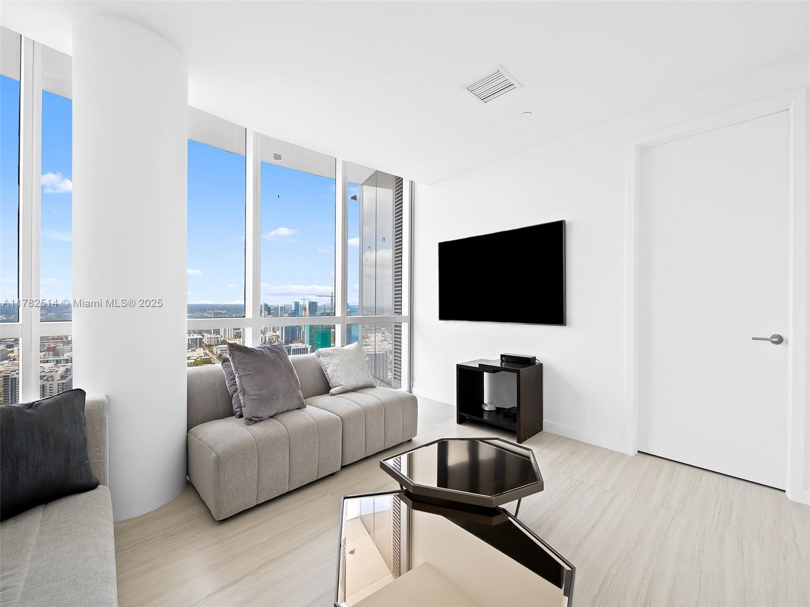 851 Northeast 1st Avenue, Unit PH5500 Miami, FL 33132 - Photo 54 of 72