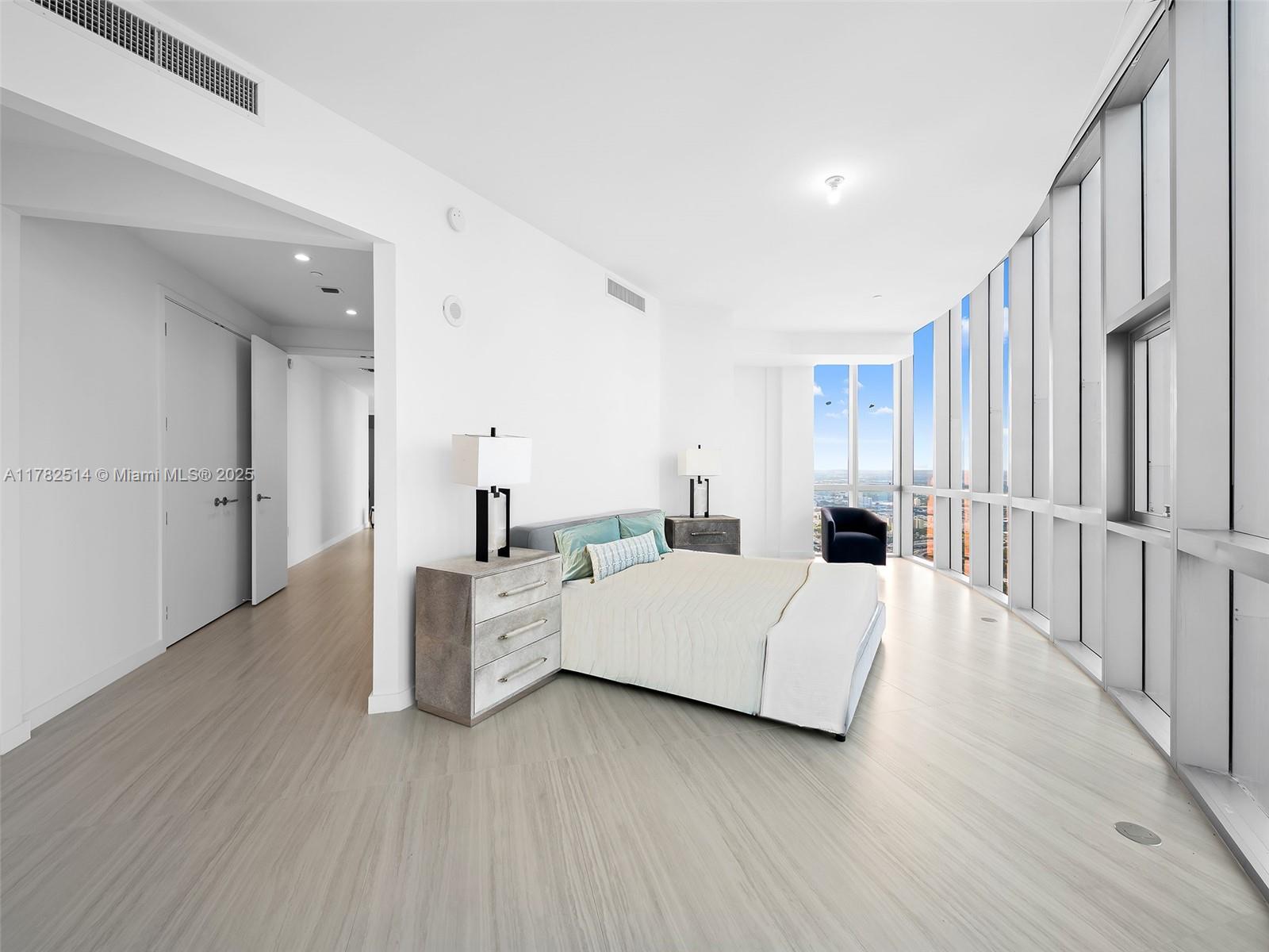 851 Northeast 1st Avenue, Unit PH5500 Miami, FL 33132 - Photo 56 of 72