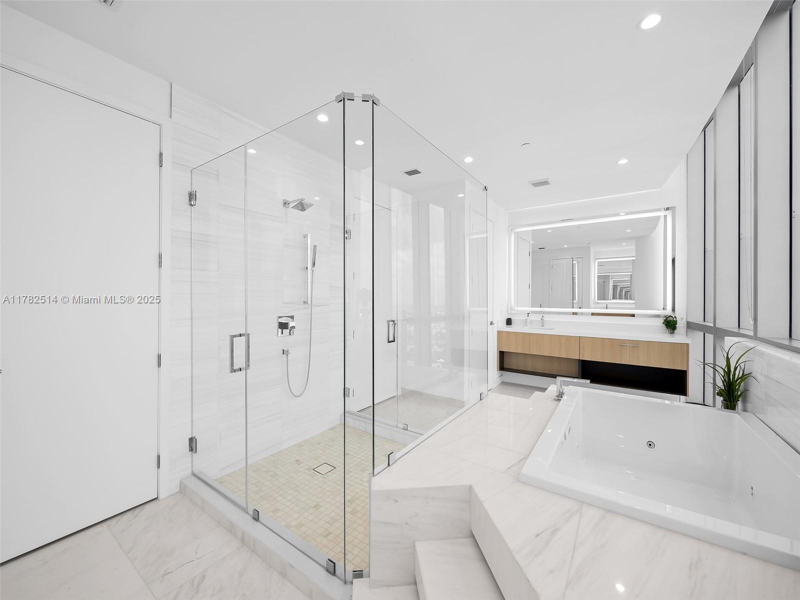 851 Northeast 1st Avenue, Unit PH5500 Miami, FL 33132 - Photo 60 of 72