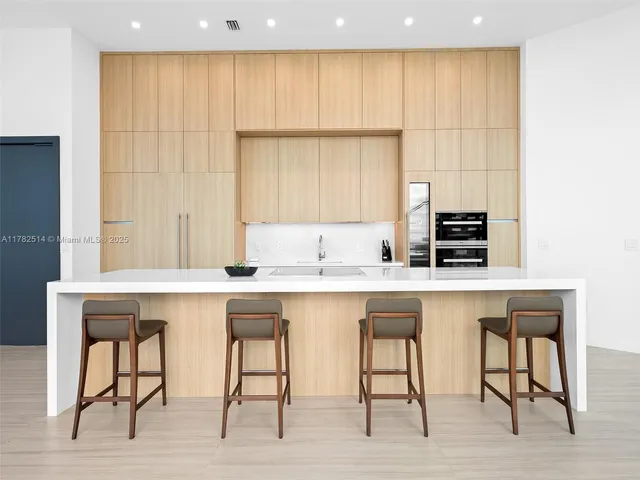 $6,990,000 | 851 Northeast 1st Avenue, Unit PH5500, Miami, FL 33132