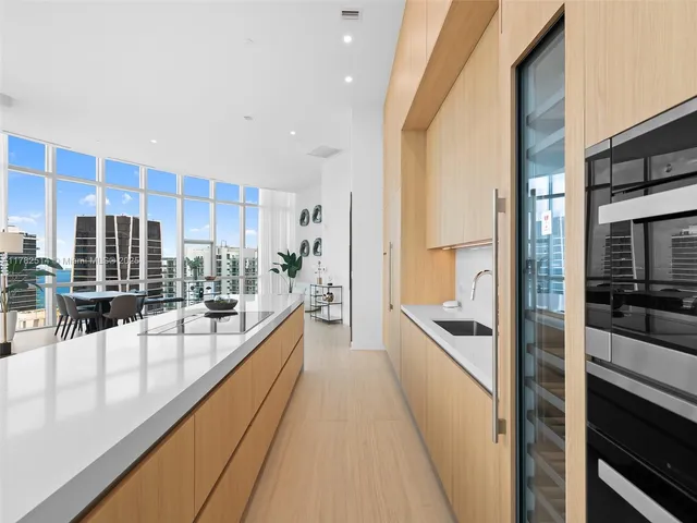 $6,990,000 | 851 Northeast 1st Avenue, Unit PH5500, Miami, FL 33132
