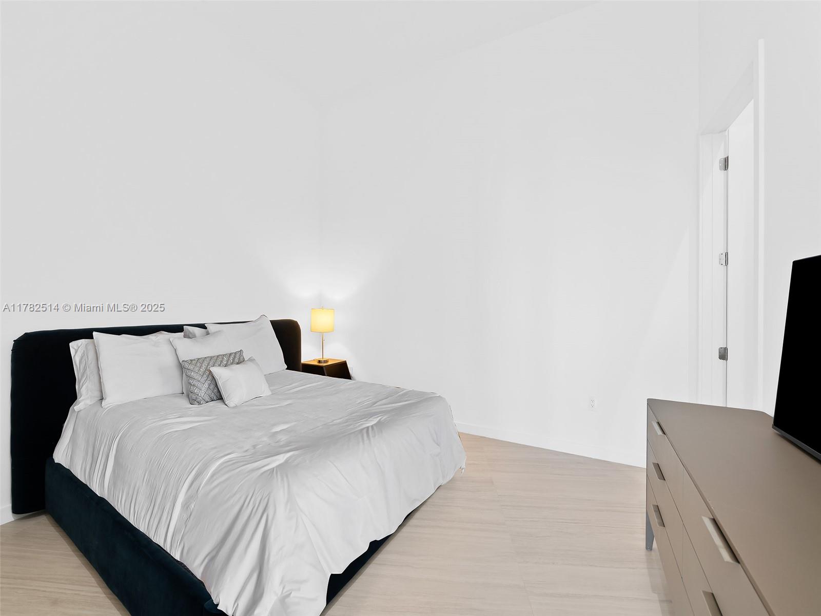 851 Northeast 1st Avenue, Unit PH5500 Miami, FL 33132 - Photo 72 of 72