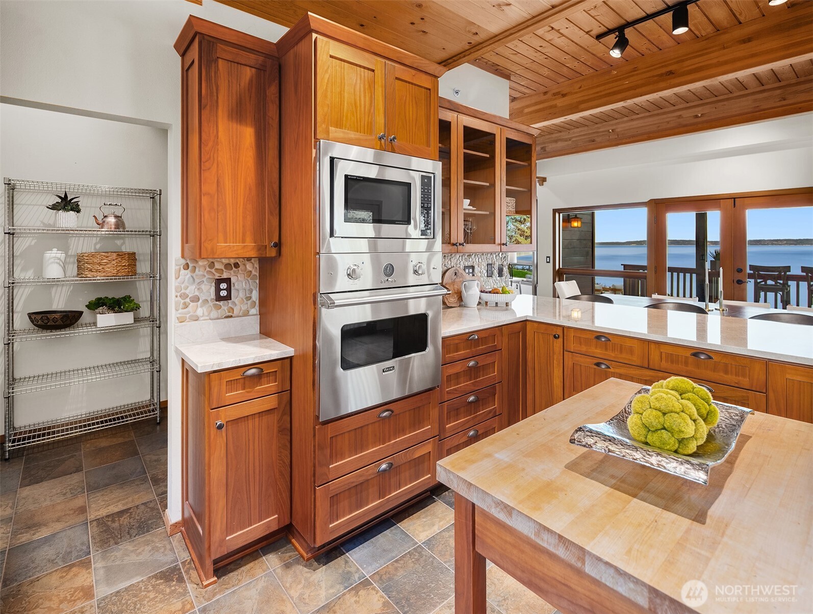22505 Deppman Road Southwest Vashon, WA 98070 - Photo 14 of 40