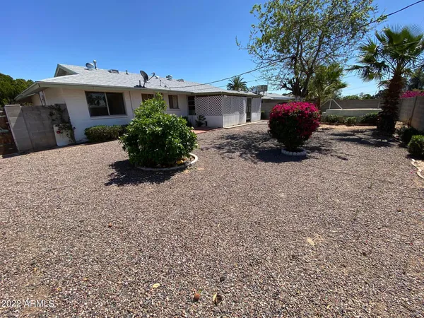 $1,300 | 12026 North 103rd Avenue, Sun City, AZ 85351
