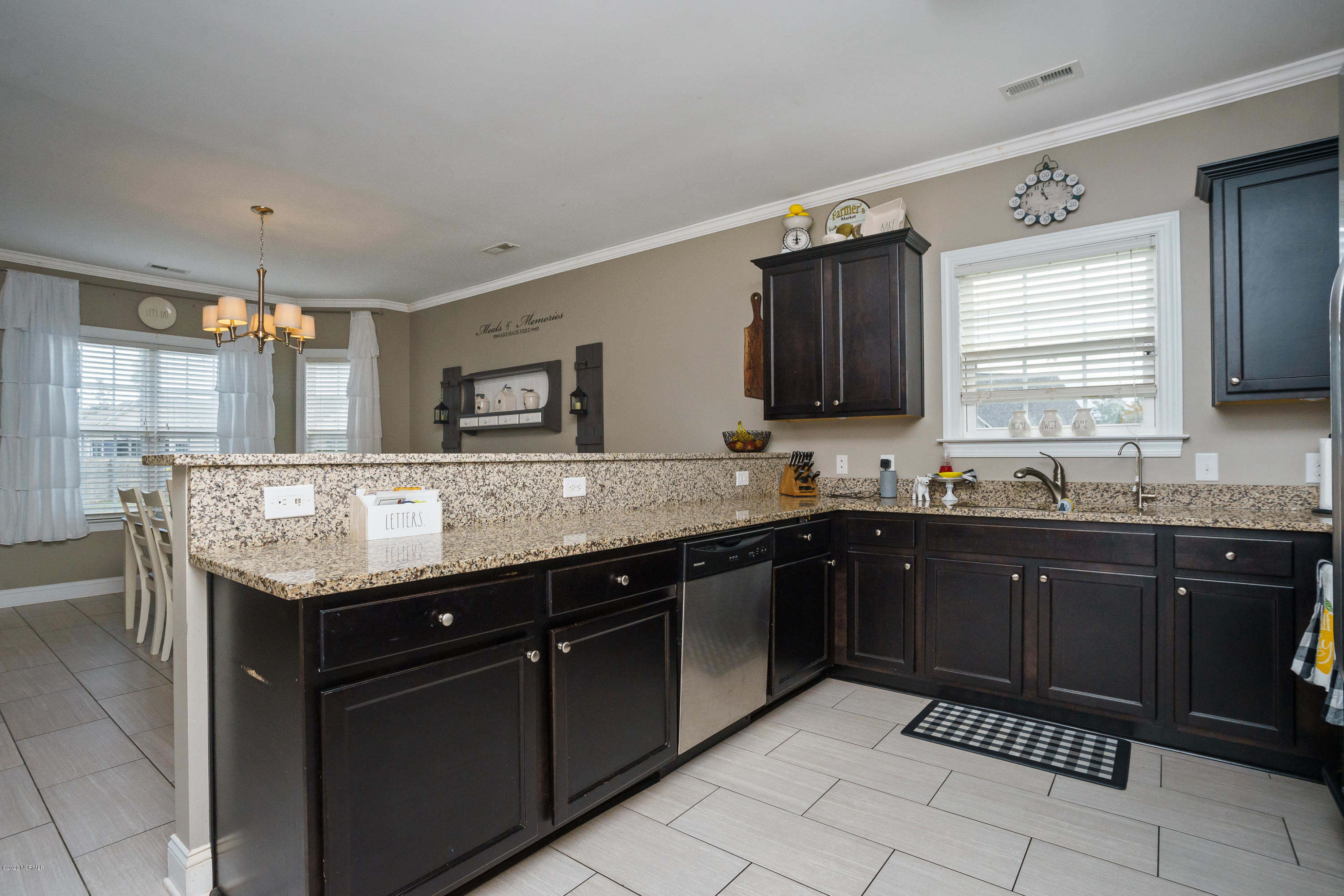 202 Pineflat Way Hubert, NC 28539 - Photo 3 of 35 202 Pine Flat Way 02Oct2020_SB_07512