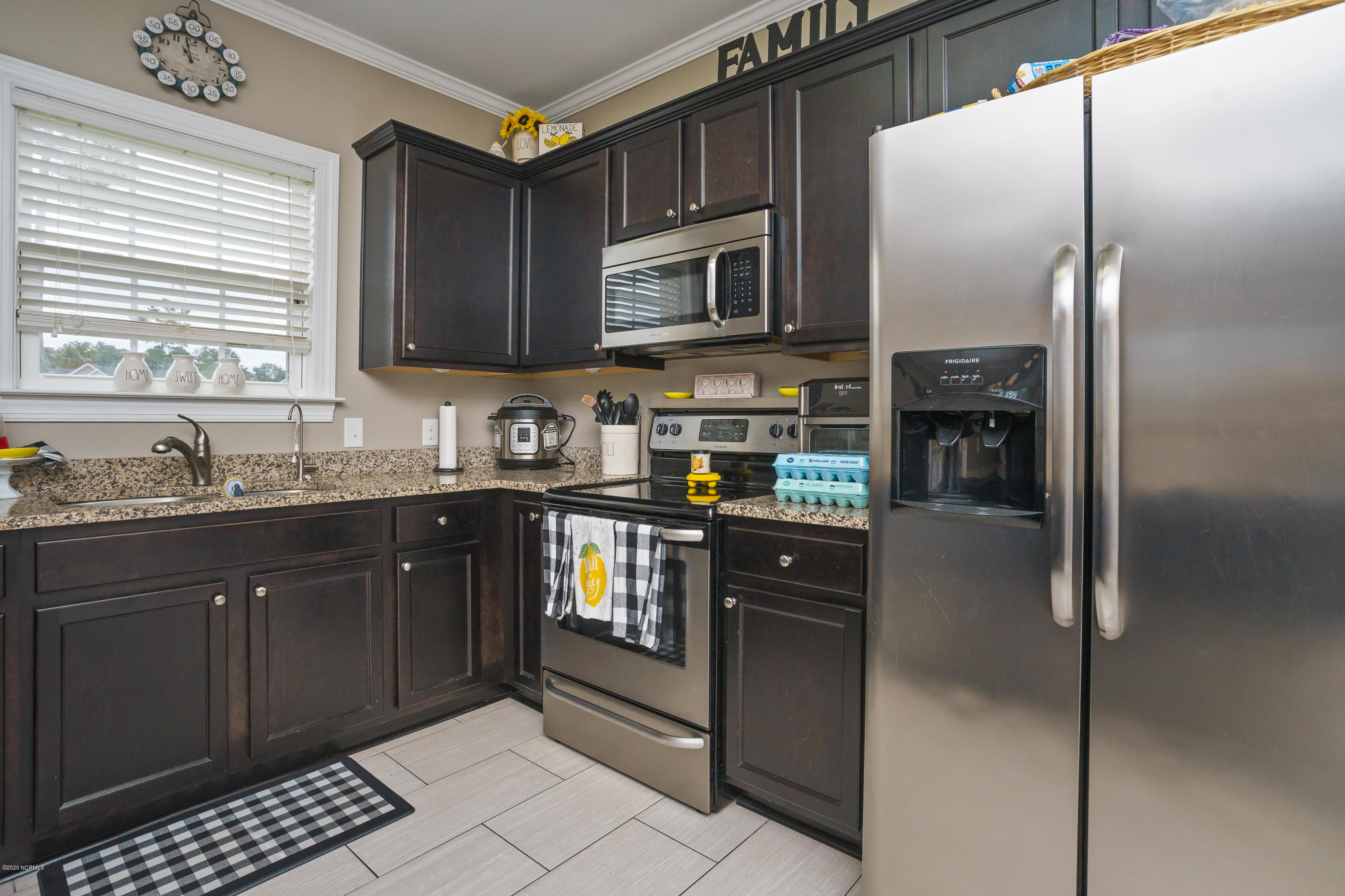 202 Pineflat Way Hubert, NC 28539 - Photo 5 of 35 202 Pine Flat Way 02Oct2020_SB_07516