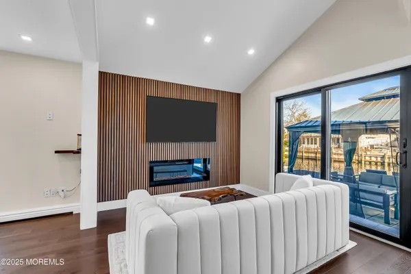 $3,750 | 320 Silver Lagoon Drive, Toms River, NJ 08753