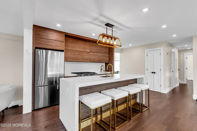 $3,900 | 320 Silver Lagoon Drive, Toms River, NJ 08753