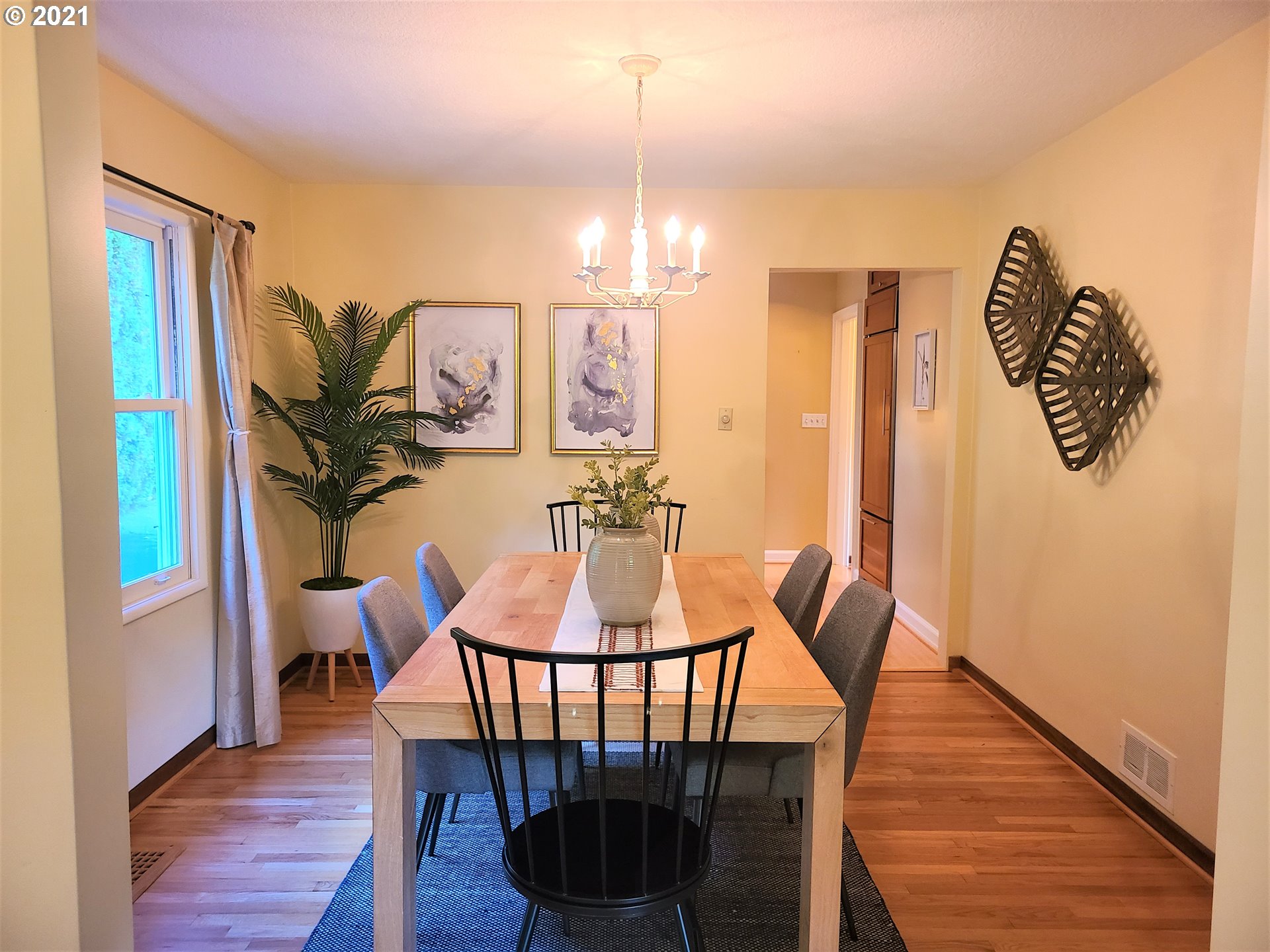 4835 Southwest Patton Road Portland, OR 97221 - Photo 11 of 32 Gallery Image 11