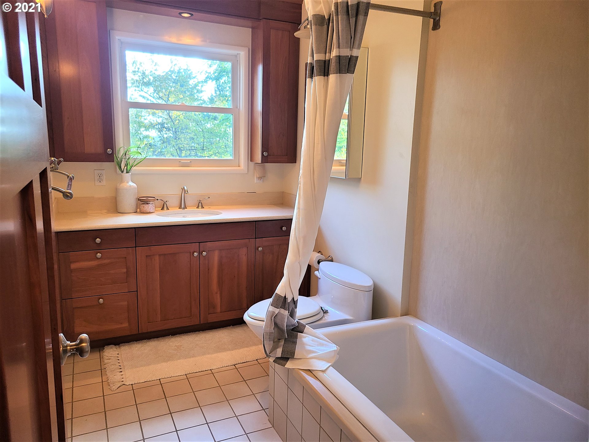 4835 Southwest Patton Road Portland, OR 97221 - Photo 12 of 32 Gallery Image 12