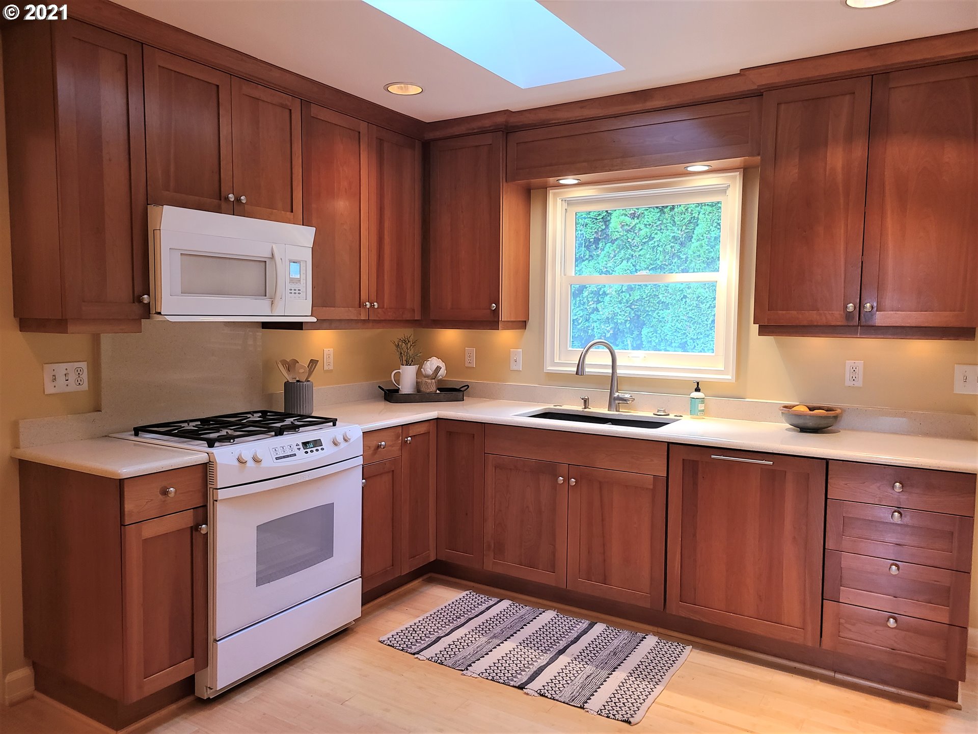 4835 Southwest Patton Road Portland, OR 97221 - Photo 14 of 32 Gallery Image 14
