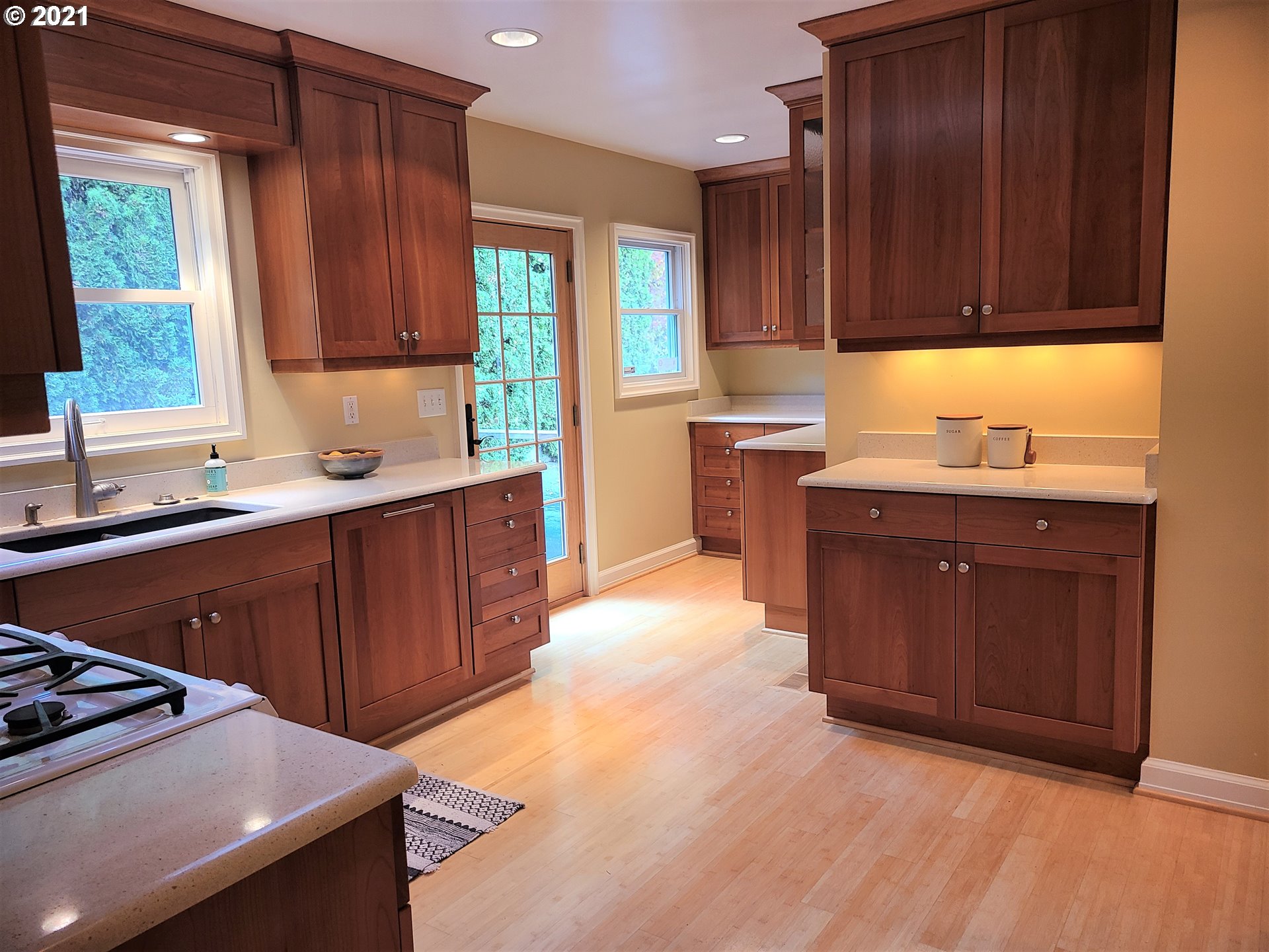 4835 Southwest Patton Road Portland, OR 97221 - Photo 15 of 32 Gallery Image 15