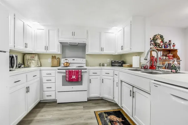 $1,795 | 307 Out Yonder, Unit 2, Horseshoe Bay, TX 78657