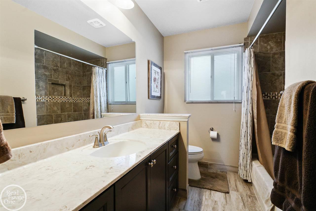 2236 Palms Road Columbus, MI 48063 - Photo 14 of 23 50004896-13.JPG