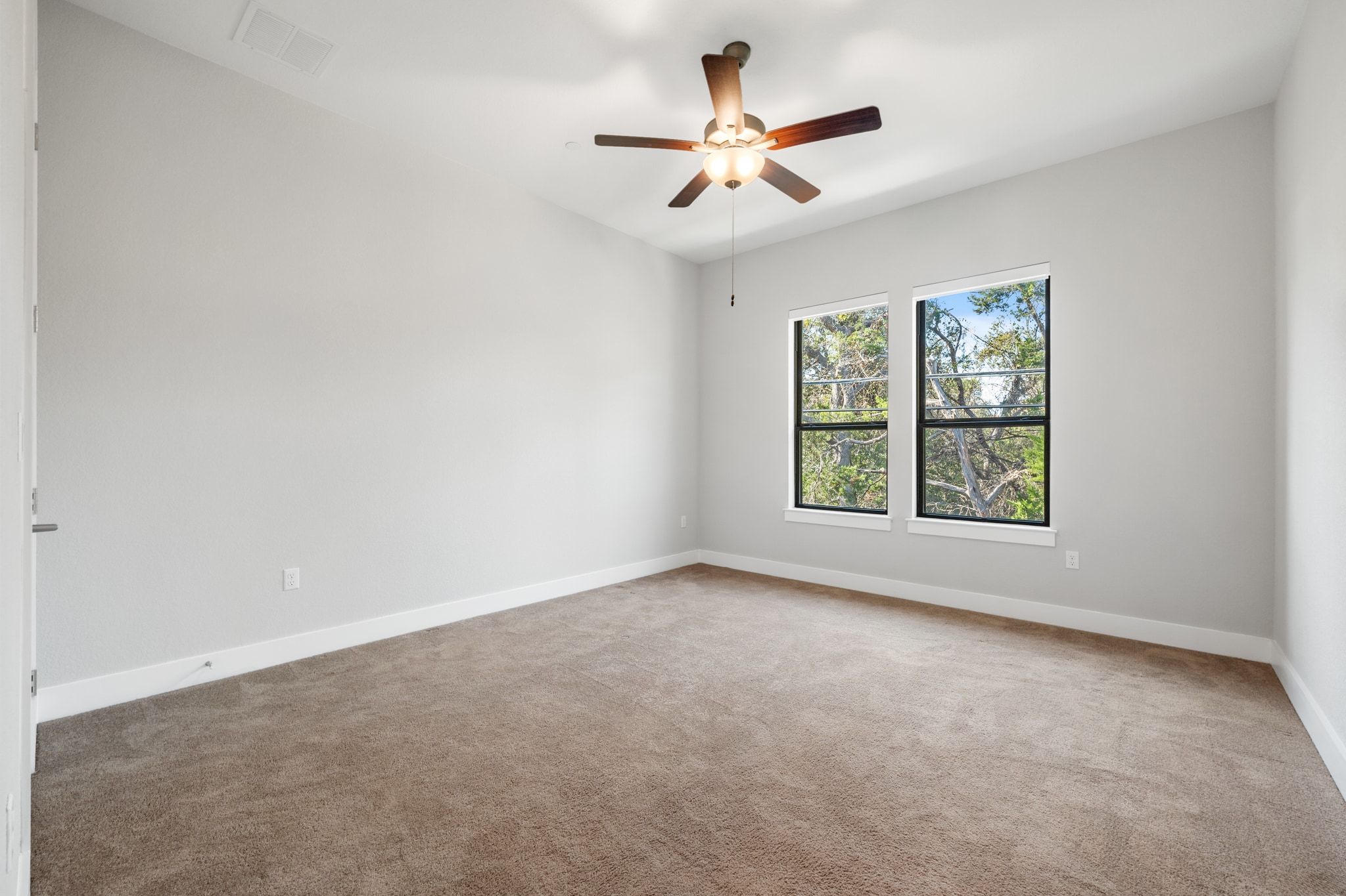 4323 Spicewood Springs Road, Unit 9 Austin, TX 78759 - Photo 27 of 31 Secondary bedroom