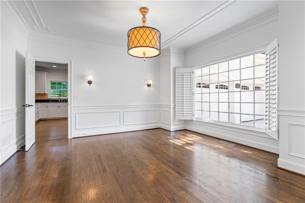 12180 Lonsdale Lane Roswell, GA 30075 - Photo 7 of 61