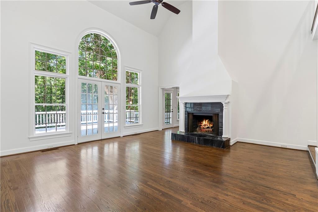 12180 Lonsdale Lane Roswell, GA 30075 - Photo 9 of 61