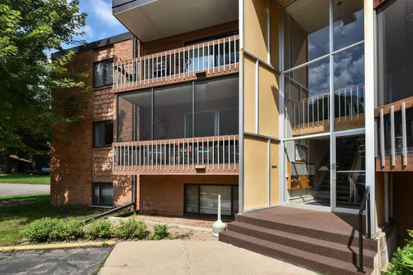 $229,900 | 5450 3 Points Boulevard, Unit 623, Mound, MN 55364