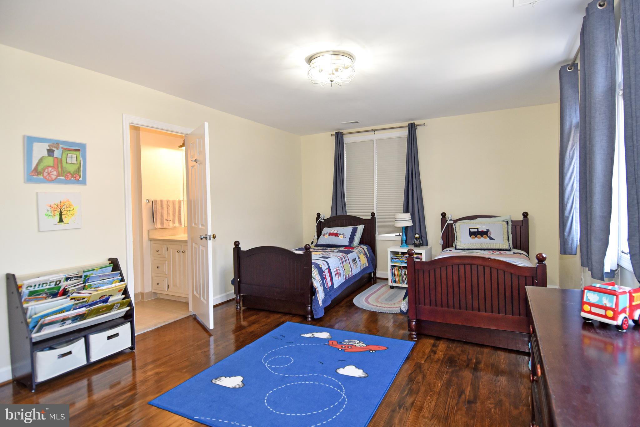 4602 Foxhall Crescent Northwest Washington, DC 20007 - Photo 29 of 51