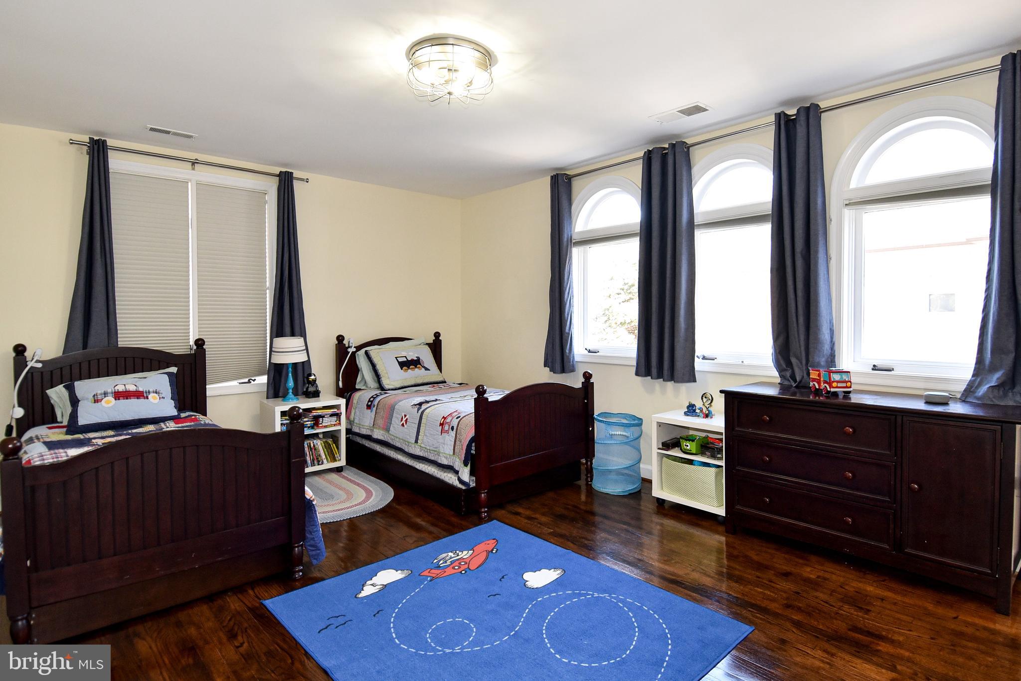 4602 Foxhall Crescent Northwest Washington, DC 20007 - Photo 30 of 51