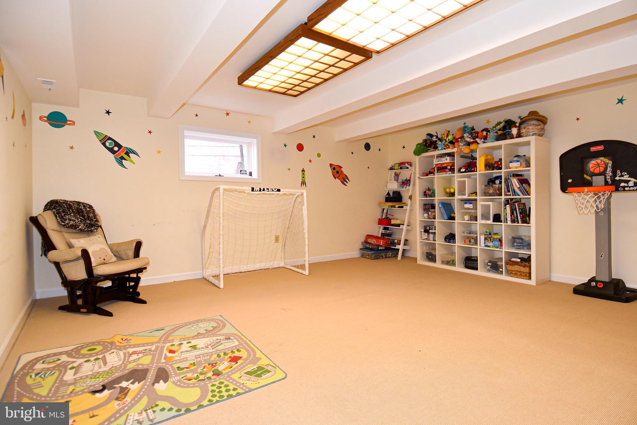 4602 Foxhall Crescent Northwest Washington, DC 20007 - Photo 45 of 51