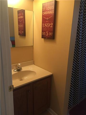 35 Philadelphia Road Lebanon, TN 37087 - Photo 9 of 14 Bathroom