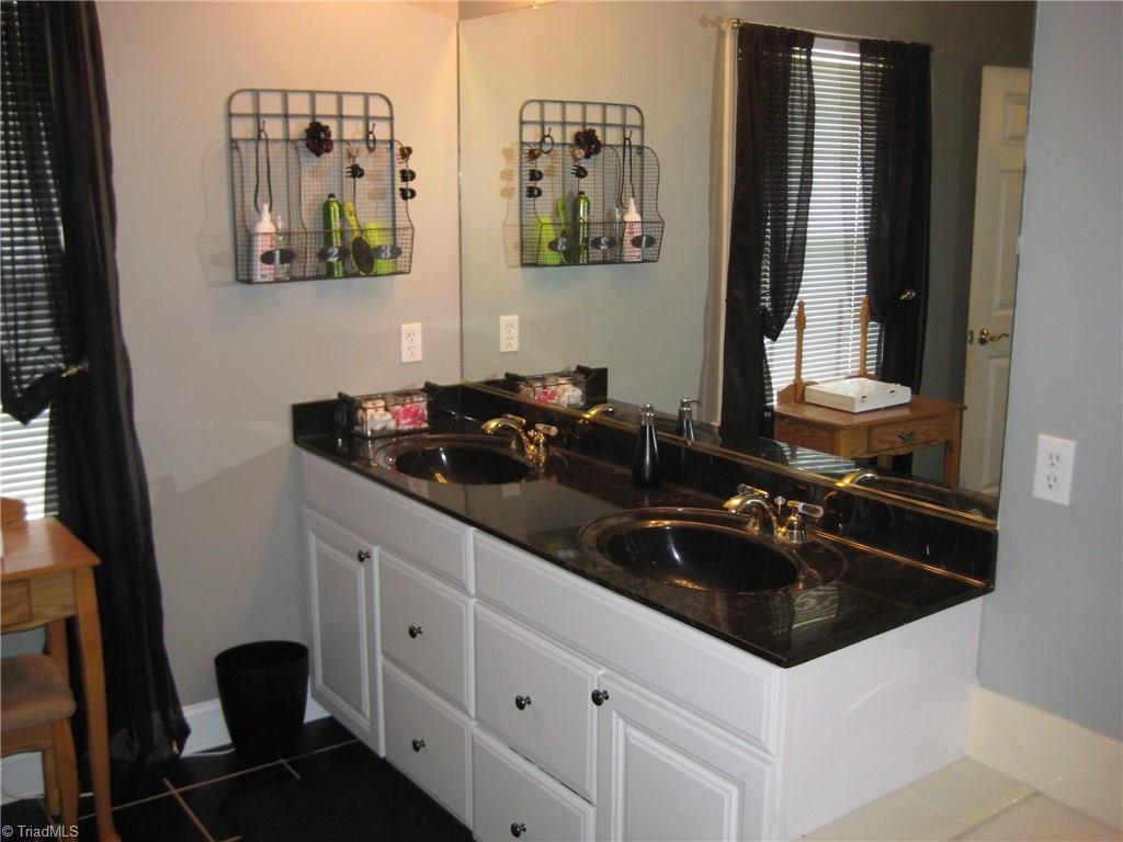 8133 Hampton Road Clemmons, NC 27012 - Photo 12 of 23 Gallery Image 12