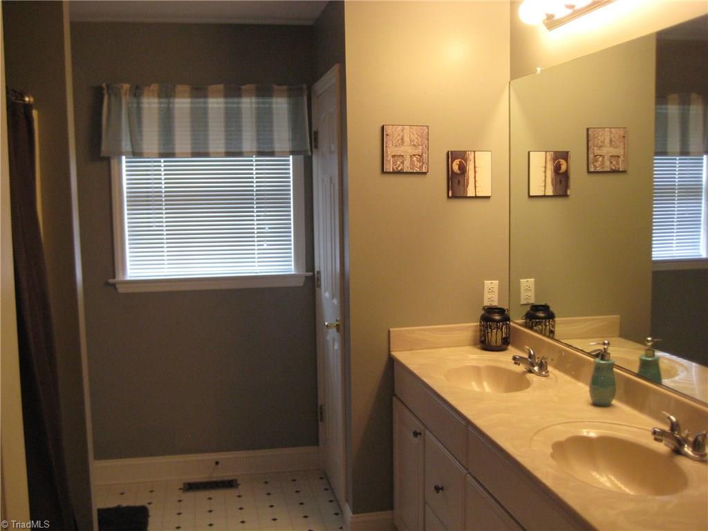 8133 Hampton Road Clemmons, NC 27012 - Photo 18 of 23 Gallery Image 18