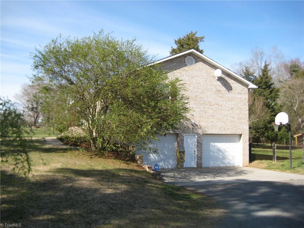 8133 Hampton Road Clemmons, NC 27012 - Photo 4 of 23 Gallery Image 4