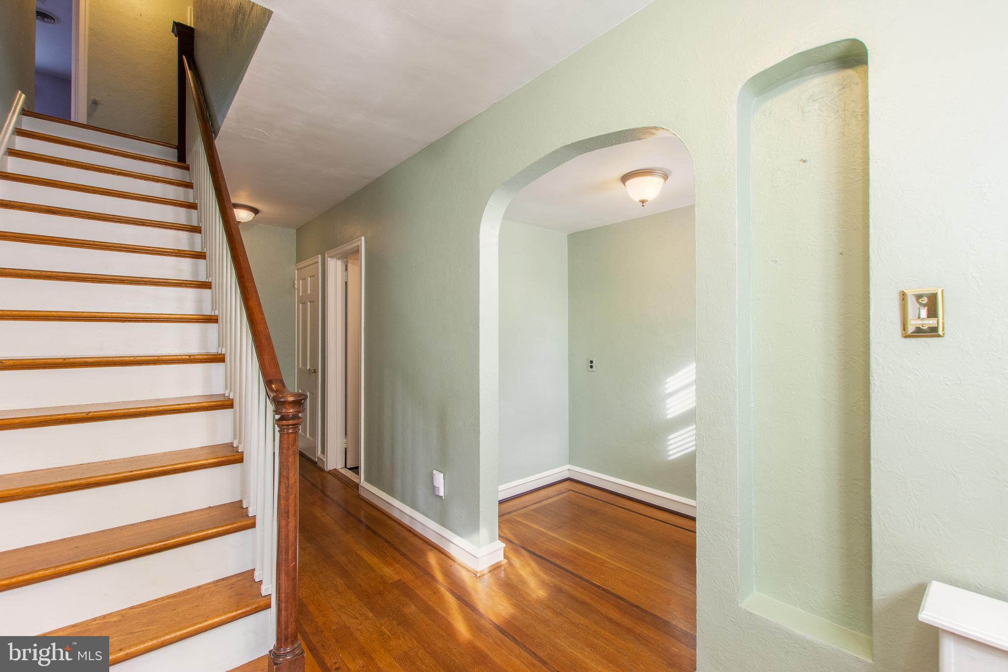 522 Marsh Road Wilmington, DE 19809 - Photo 9 of 29 Front entry with bonus room/office