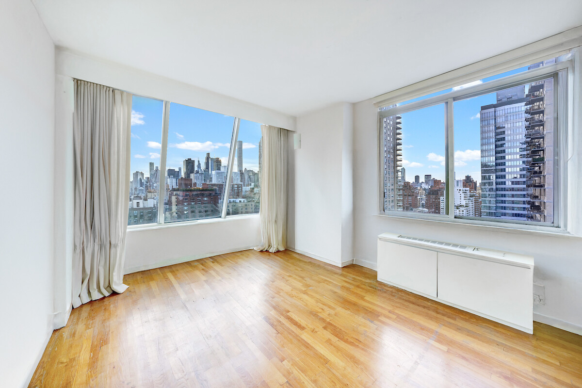 343 East 74th Street, Unit PH34D Manhattan, NY 10021 - Photo 4 of 14