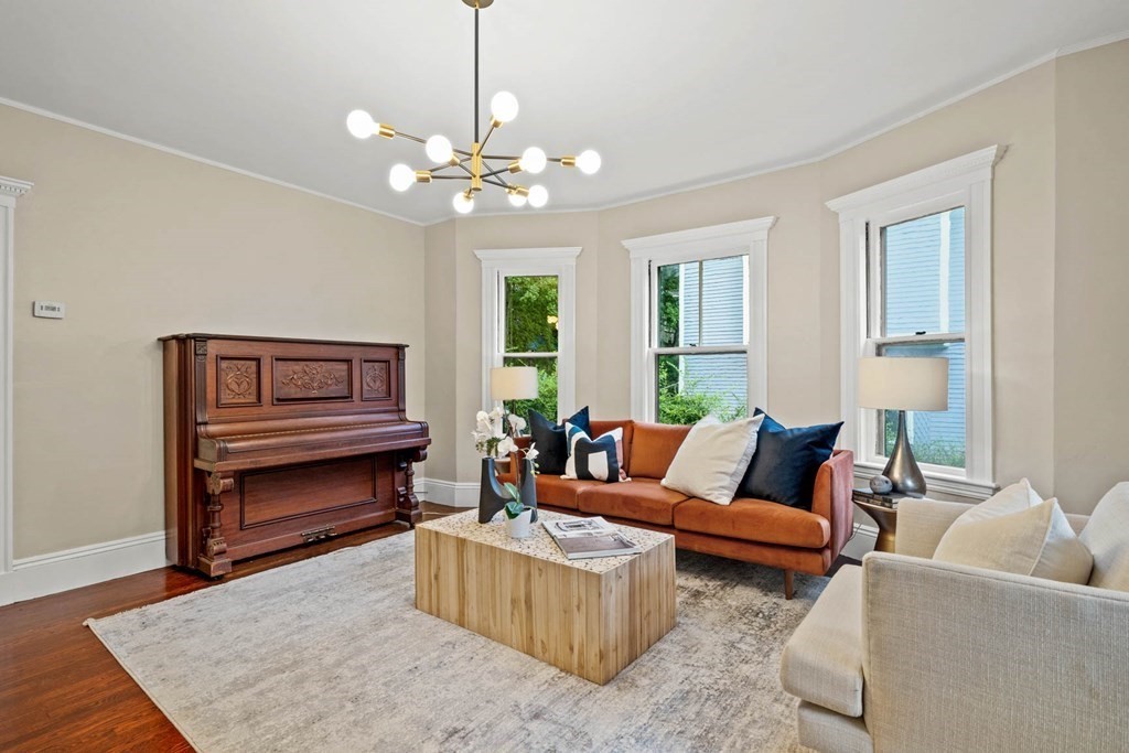 28 Richardson Road Melrose, MA 02176 - Photo 6 of 42 Gallery Image 6