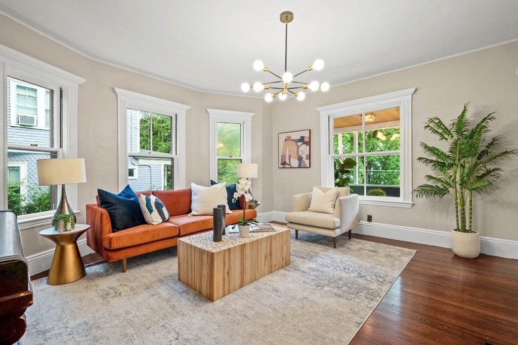 28 Richardson Road Melrose, MA 02176 - Photo 7 of 42 Gallery Image 7