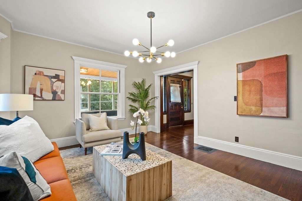 28 Richardson Road Melrose, MA 02176 - Photo 8 of 42 Gallery Image 8