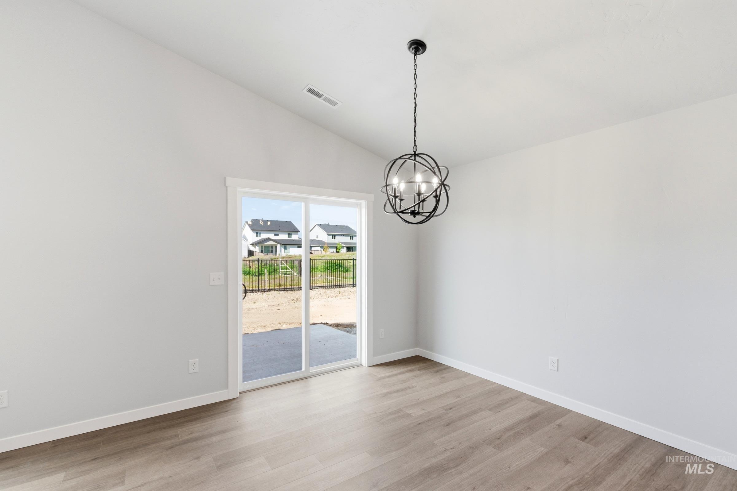 1059 West Jasper Street Meridian, ID 83642 - Photo 8 of 23 Dining area