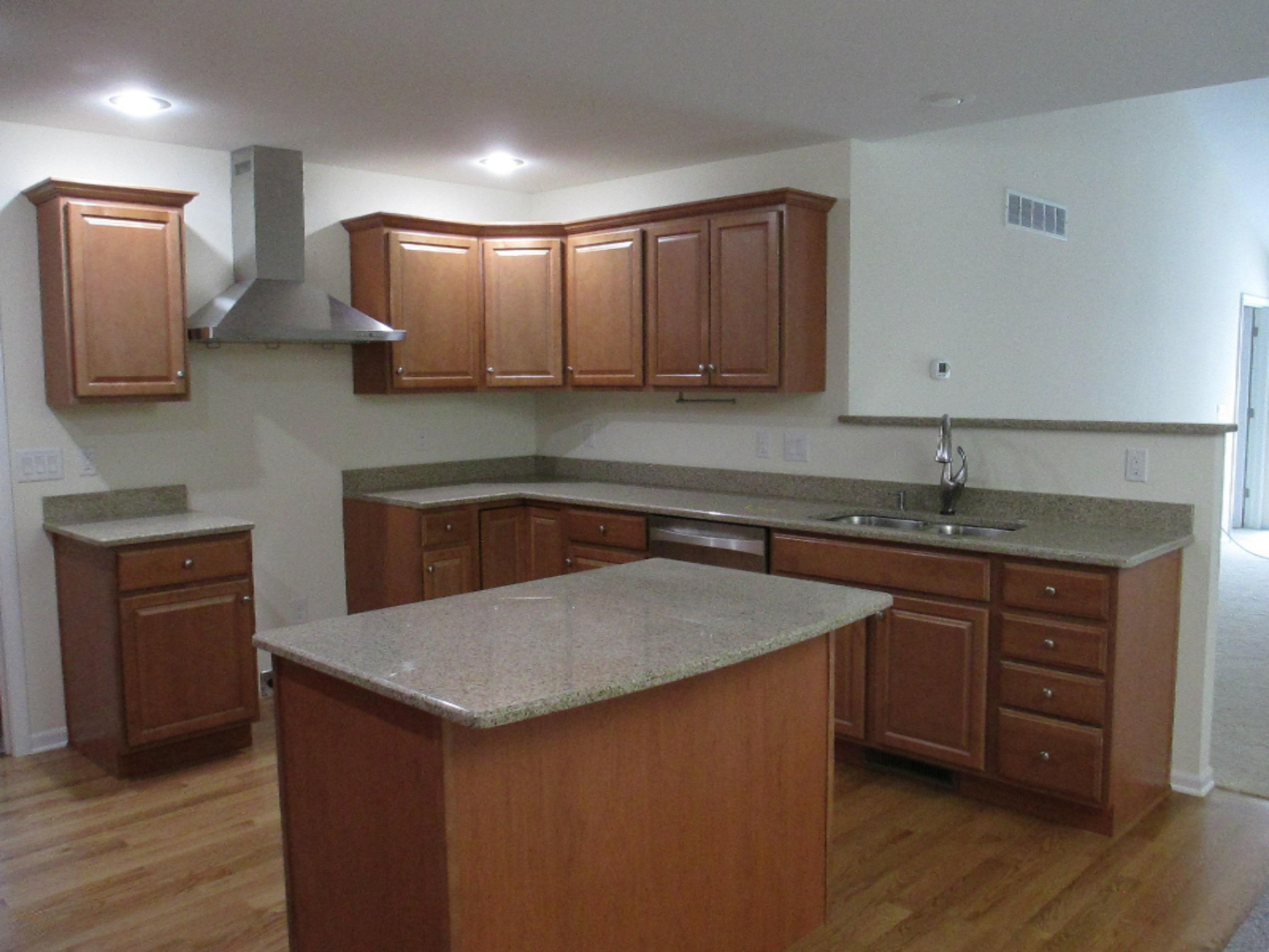2566 Holiday House Road, Unit 12 St. Joseph, MI 49085 - Photo 4 of 26 IMG_0536