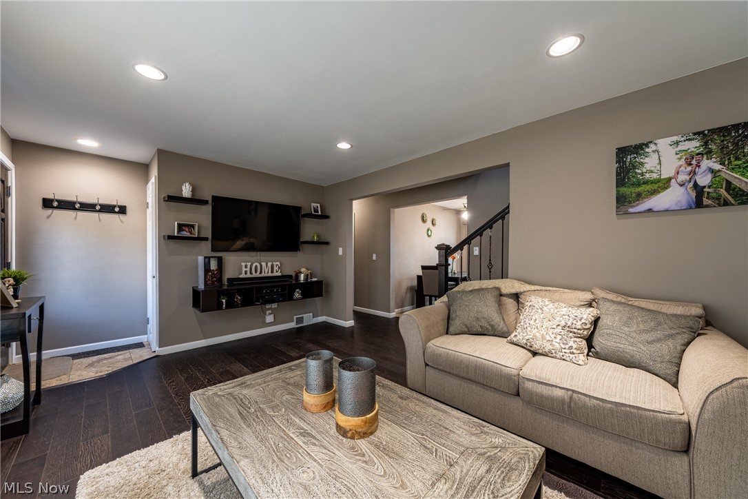 358 Clarmont Road Willowick, OH 44095 - Photo 8 of 34 Gallery Image 8