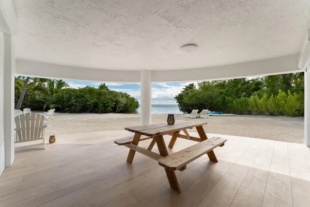 $6,750,000 | 83407 Old Highway, Islamorada, FL 33036