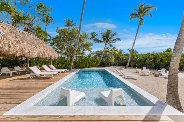 $6,750,000 | 83407 Old Highway, Islamorada, FL 33036