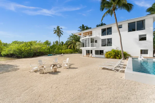 $6,750,000 | 83407 Old Highway, Islamorada, FL 33036