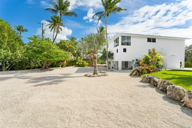 $6,750,000 | 83407 Old Highway, Islamorada, FL 33036