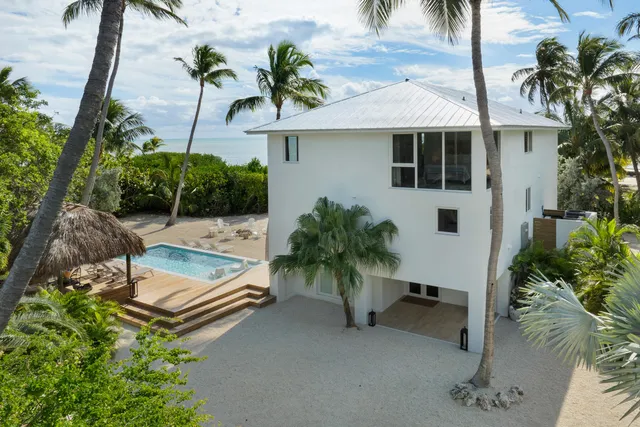 $6,750,000 | 83407 Old Highway, Islamorada, FL 33036