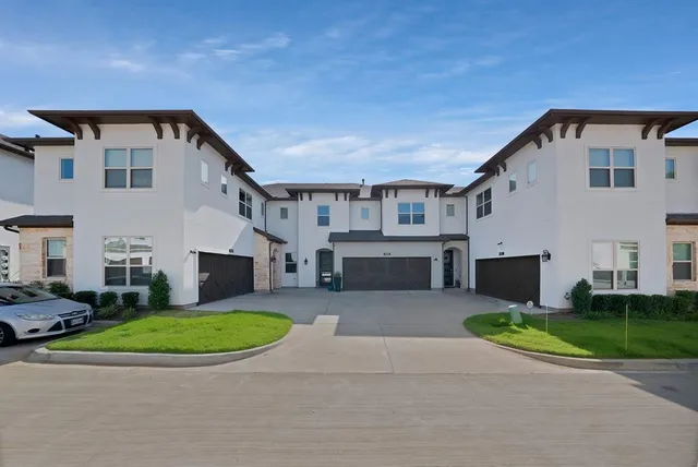 $380,000 | 437 Waterscape Drive, Unit 1134, Hickory Creek, TX 75065