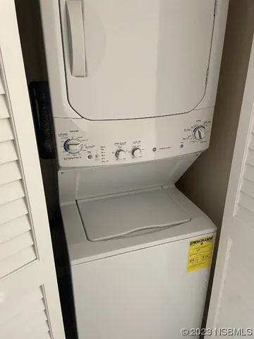 a close up view of washer and dryer