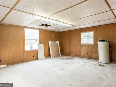 5209 Highway 32 Patterson, GA 31557 - Photo 45 of 45 a view of an empty room with a window