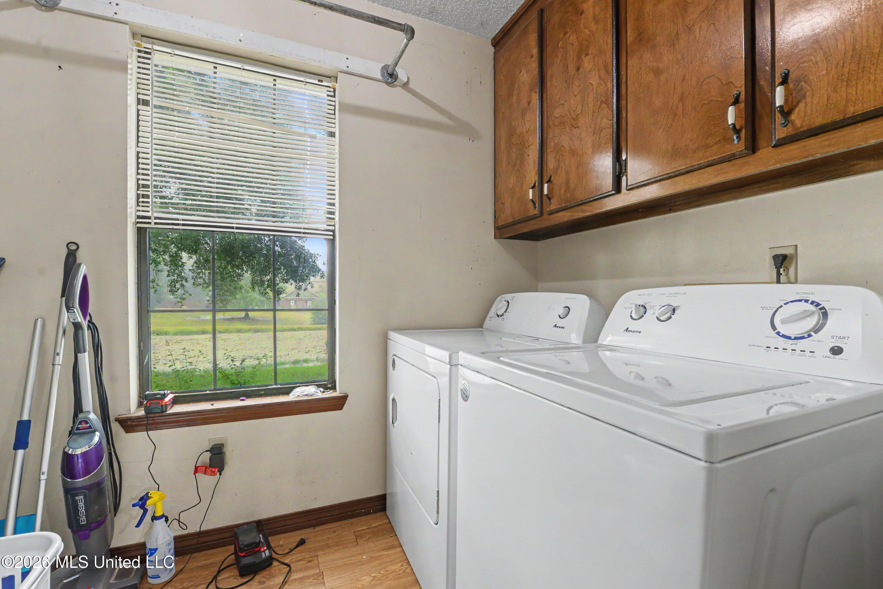 7321 Caraway Road Moss Point, MS 39562 - Photo 20 of 27 Laundry room
